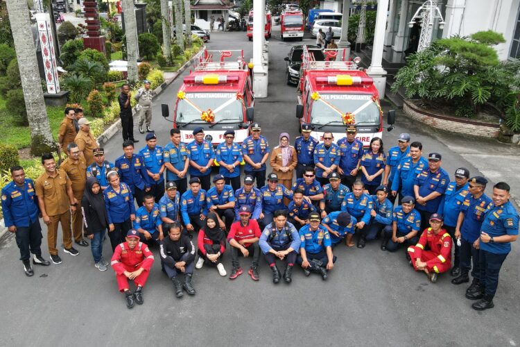 Wali Kota Pematangsiantar dr Susanti Menerima Hibah 2 Unit Mobil Damkar dari Jepang 