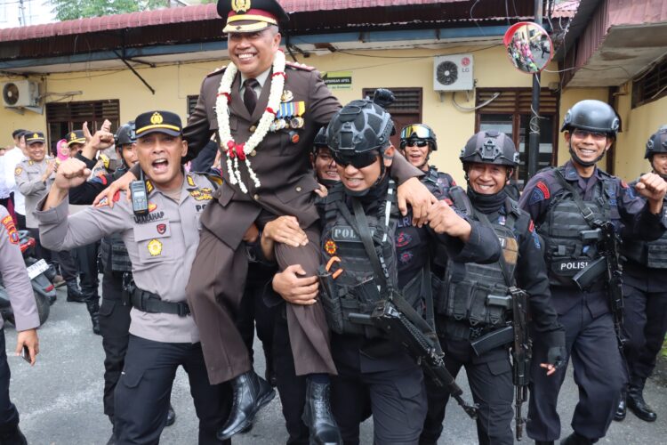 Kapolres Pematangsiantar Pimpin Pelepasan Purna Bhakti Wakapolres AKBP Ahmad Wahyudi
