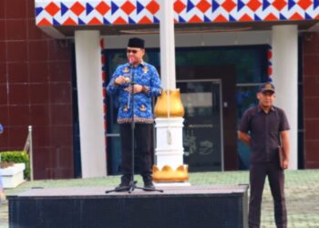 Apel Bulanan Pemkab Way Kanan, Sekda Saipul Minta Kepala OPD Evaluasi Kinerja