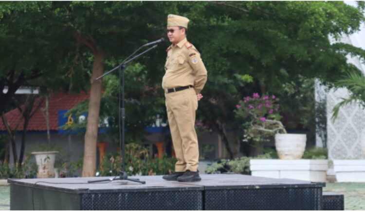 Apel Mingguan Pemkab Way Kanan, Sekda Saipul : Selesaikan Tugas Dengan Saling Berkoordinasi Apel Mingguan Pemkab Way Kanan, Sekda Saipul : Selesaikan Tugas Dengan Saling Berkoordinasi