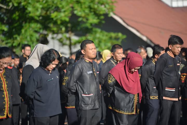 Ratusan ASN Pemkab Pakpak Bharat Ikuti Apel Pagi Awal Tahun 2025