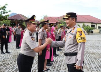 Awal Tahun 2025, Kapolres Tapteng Pimpin Upacara Kenaikan Pangkat 29 Personel Polri