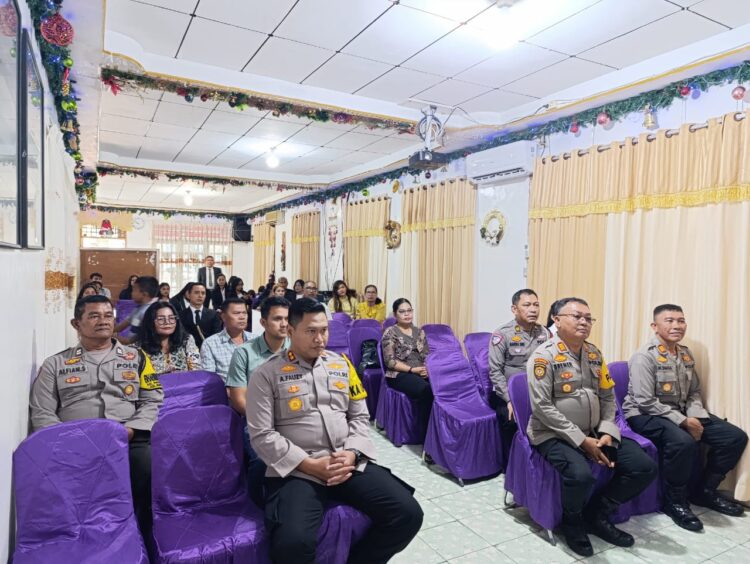 Polres Sibolga Aktif Laksanakan Minggu Kasih Disetiap Gereja Di Sibolga Polres Sibolga Aktif Laksanakan Minggu Kasih Disetiap Gereja Di Sibolga