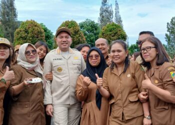 Pimpin Apel Gabungan, Bupati Pakpak Bharat Berikan Penghargaan Bagi Setiap Aparatur 