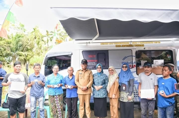 Pj Bupati Tapteng Launching Mobil Pelayanan Keliling Dinas Kependudukan Dan Catatan Sipil Tapteng Pj Bupati Tapteng Launching Mobil Pelayanan Keliling Dinas Kependudukan Dan Catatan Sipil Tapteng