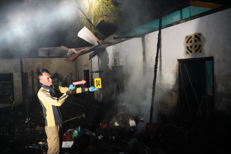  Polres Tapteng Libatkan Labfor Polda Sumut Tangani Kasus Kebakaran Rumah Ketua KPUD Tapteng