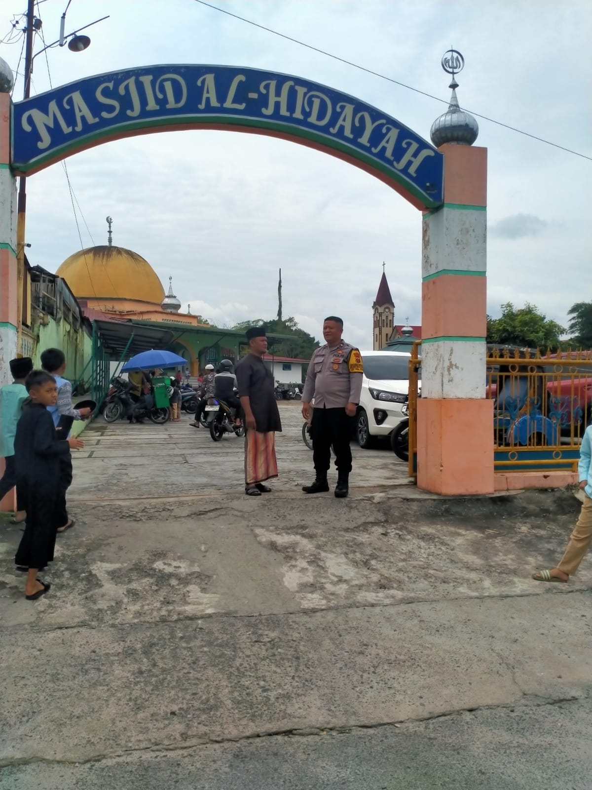Sholat Jumat di Mesjid Al-Hidayah, Bhabinkamtibmas Polsek Siantar Marihat Laksanakan Patroli Sholat Jumat di Mesjid Al-Hidayah, Bhabinkamtibmas Polsek Siantar Marihat Laksanakan Patroli
