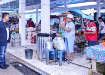 Bupati Radiapoh Tinjau Pasar Tiga Runggu Kecamatan Purba, Pedagang Ucapkan Terimakasih