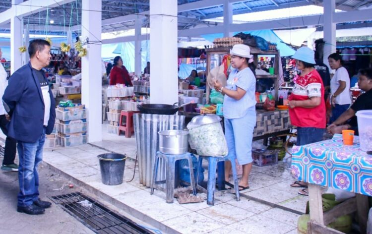 Bupati Radiapoh Tinjau Pasar Tiga Runggu Kecamatan Purba, Pedagang Ucapkan Terimakasih