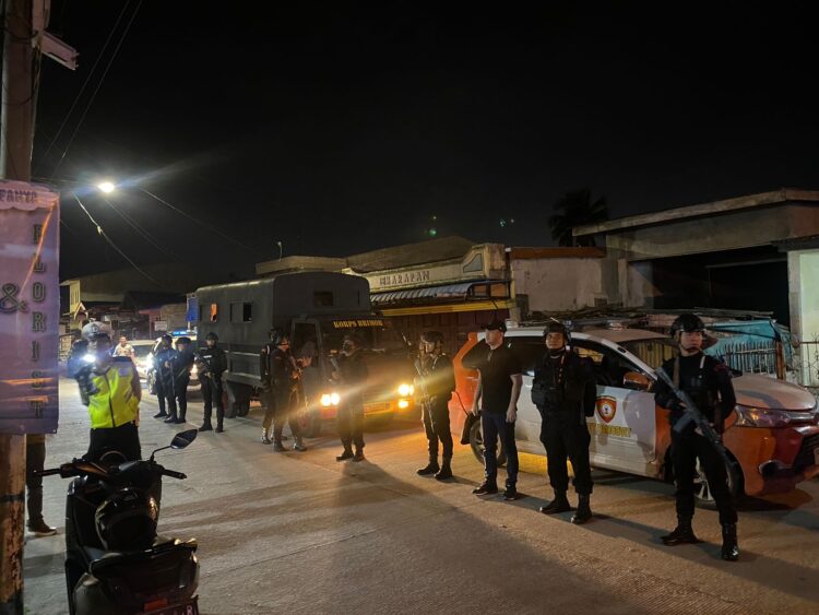 Patroli Gabungan Brimob Sumut dan Polres Belawan Bongkar Lokasi Perjudian dan Temukan Narkoba