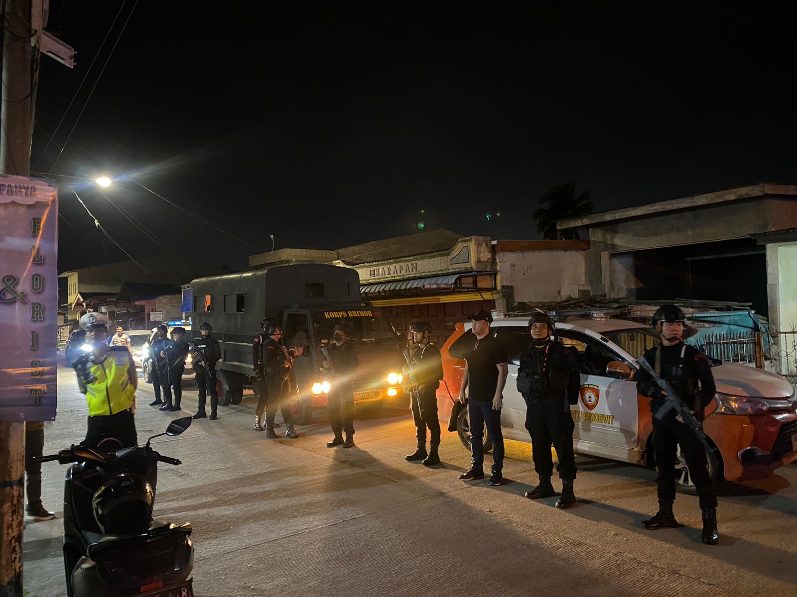 Patroli Gabungan Brimob Sumut dan Polres Belawan Bongkar Lokasi Perjudian dan Temukan Narkoba Patroli Gabungan Brimob Sumut dan Polres Belawan Bongkar Lokasi Perjudian dan Temukan Narkoba