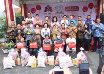 Jelang Imlek 2576 Kongzili, Kapolres Pematangsiantar Hadiri Pemberian Bantuan kepada Keluarga Kurang Mampu