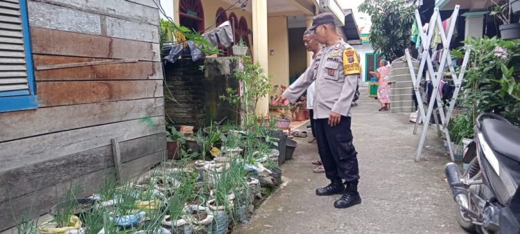 Polsek Siantar Timur Sambangi Warga yang Manfaatkan Pekarangan Dukung Ketahanan Pangan