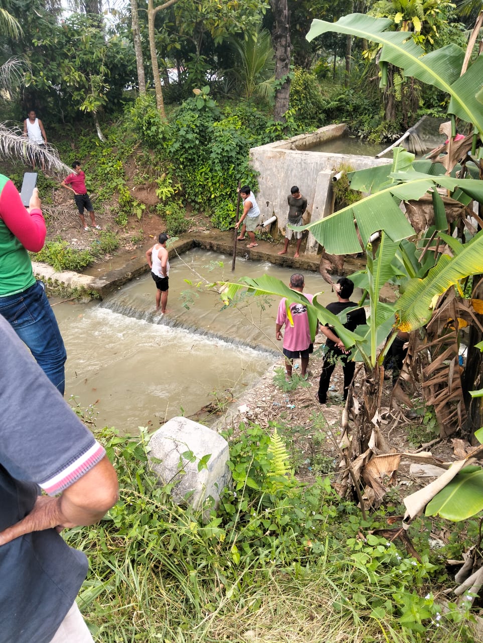 Polsek Tanah Jawa Evakuasi Jasad Josep Sihite Yang Tenggelam di Stor Dam Bondar Bolon Polsek Tanah Jawa Evakuasi Jasad Josep Sihite Yang Tenggelam di Stor Dam Bondar Bolon