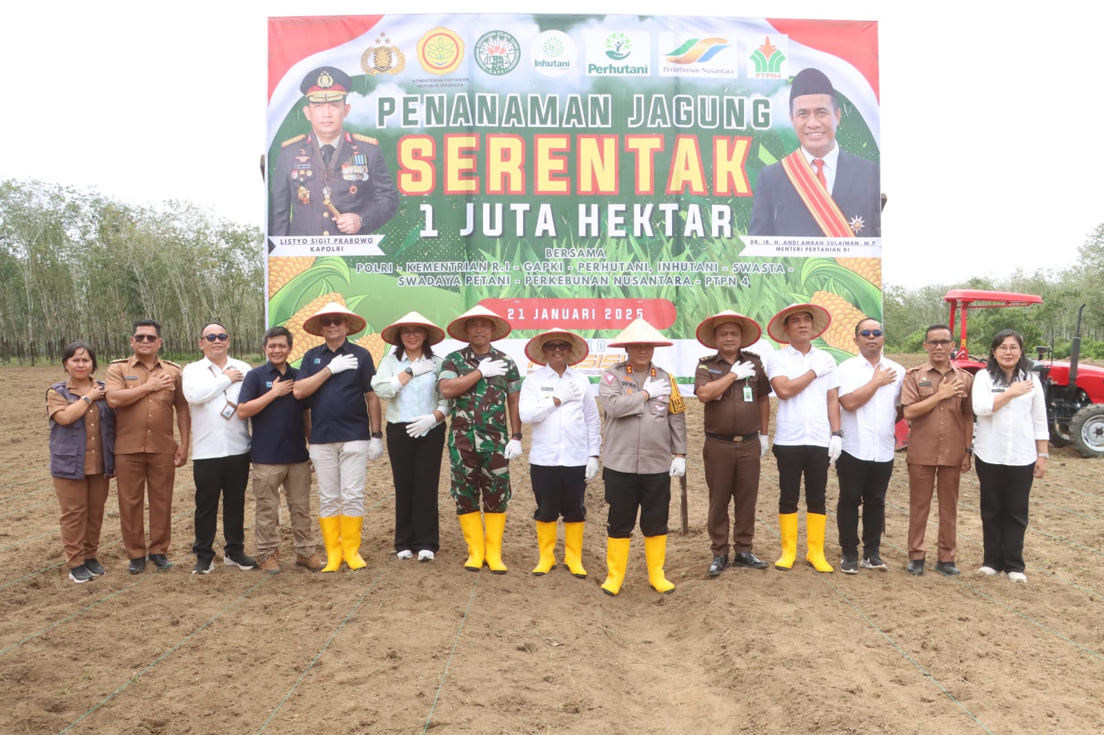 Kapolres Simalungun Pimpin Penanaman Jagung Serentak Dukung Swasembada Pangan 2025 Kapolres Simalungun Pimpin Penanaman Jagung Serentak Dukung Swasembada Pangan 2025