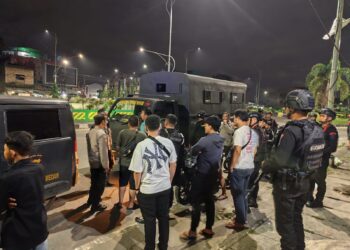 Personel Patroli Dilempari Kaca, Brimob Polda Sumut dan Polres Tabes Medan Amankan Orang Tidak Dikenal 