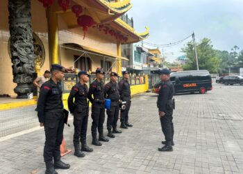 Detasemen Gegana Brimob Polda Sumut Sterilisasi Vihara Jelang Perayaan Imlek 2576 Kongzili