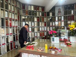 Detasemen Gegana Brimob Polda Sumut Sterilisasi Vihara Jelang Perayaan Imlek 2576 Kongzili