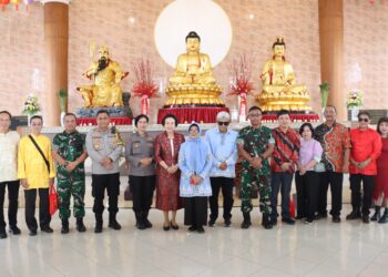 Hari Raya Imlek Ke-2576 Kongzili, Kapolres Pematangsiantar Bersama Forkopimda Kunjungi Vihara