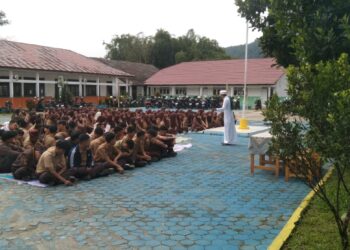 Memperingati Isra Mi'raj Nabi Muhammad SAW, SMAN 2 Liwa Menggelar Pengajian Bersama