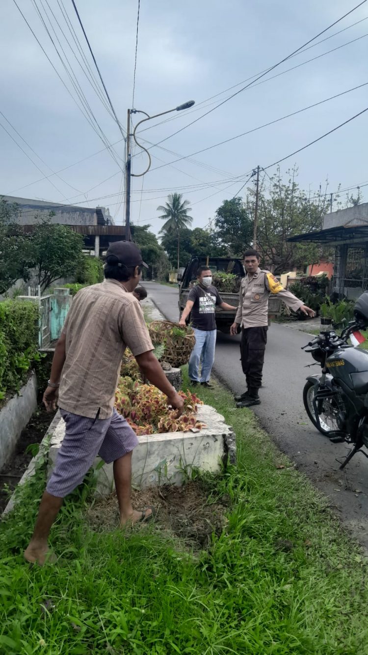 Bhabinkamtibmas Polsek Siantar SelatanS Sampaikan Pesan Kamtibmas Kepada Petugas Kebersihan