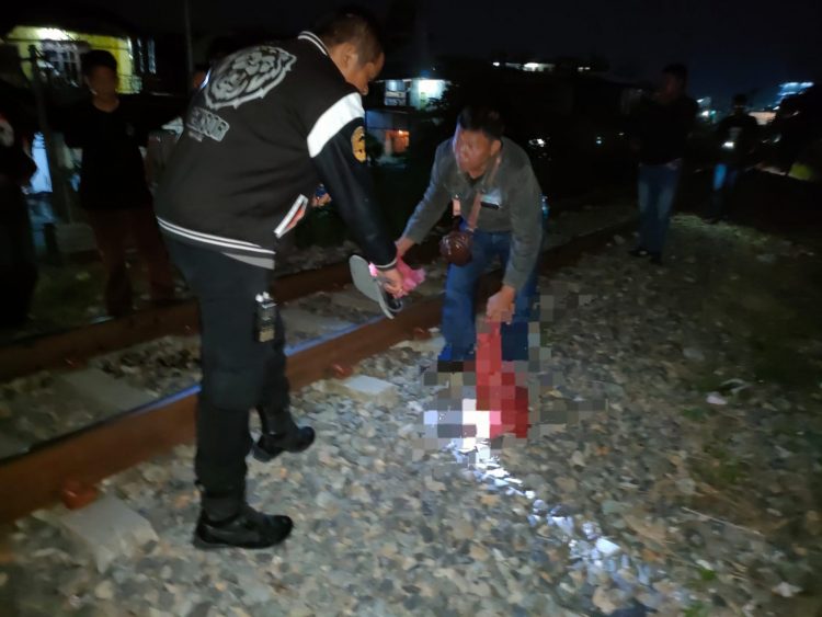 Pria Asal Simalungun Tewas Ditabrak Kereta Api, Polres Pematangsiantar Olah TKP Pria Asal Simalungun Tewas Ditabrak Kereta Api, Polres Pematangsiantar Olah TKP