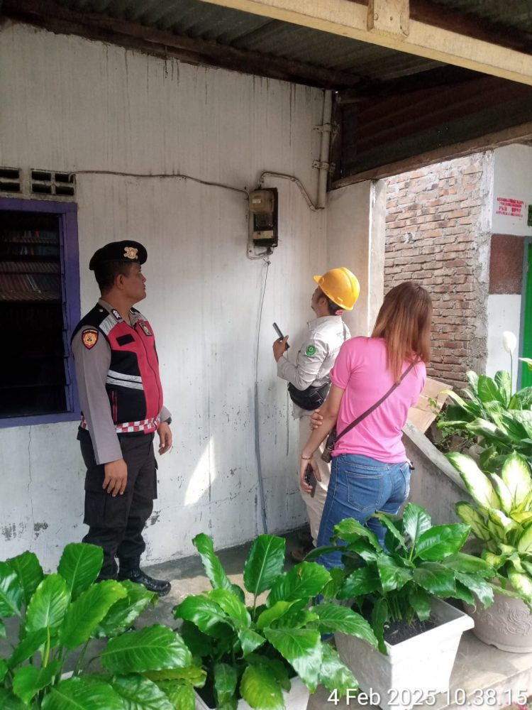 Sat Samapta Polres Pematangsiantar Dampingi Petugas PLN Laksanakan P2TL