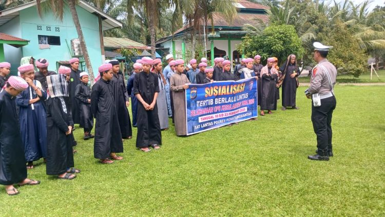Sat Lantas Polres Pematangsiantar Sosialisasi Tertib Berlalulintas di Pesantren Darussalam