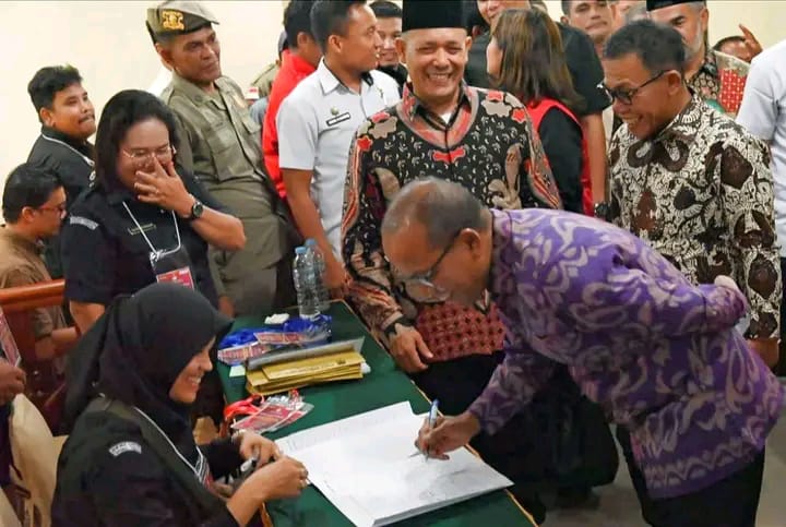 Pj Bupati Tapanuli Tengah Hadiri Rapat Pleno Terbuka Penetapan Bupati dan Wakil Bupati Tapteng