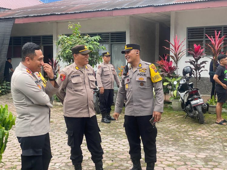 Kapolres Pematangsiantar Pimpin Pengamanan Rapat Pleno Terbuka Penetapan Pasangan Calon Wali Kota dan Wakil Wali Kota Terpilih 2024 Kapolres Pematangsiantar Pimpin Pengamanan Rapat Pleno Terbuka Penetapan Pasangan Calon Wali Kota dan Wakil Wali Kota Terpilih 2024
