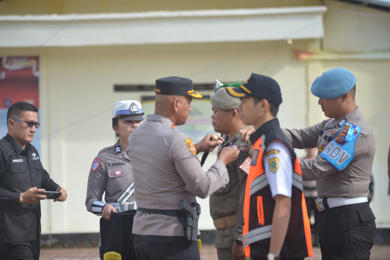 Sekda Jalan Berutu Hadiri Apel Gelar Pasukan Operasi Keselamatan Toba 2025 Yang Digelar Polres Pakpak Bharat