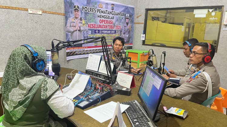 Sat Lantas Polres Pematangsiantar Sosialisasi Ops Keselamatan Toba 2025 Melalui Radio