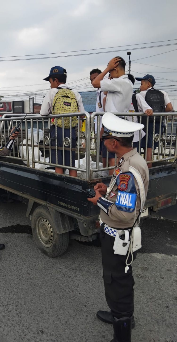 Sat Lantas Polres Pematangsiantar Lakukan Penindakan Truk ODOL dan Mobil Barang Pengangkut Orang