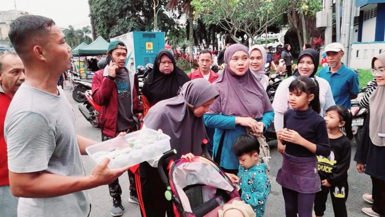 HPN Tahun 2025, SMSI Sumut Bagikan Sarapan Gratis di Tanah Lapang Merdeka Binjai
