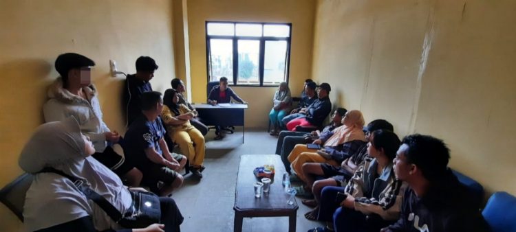 Dampingi Orangtua, Sat Binmas Polres Pematangsiantar Berikan Pembinaan 6 Pelajar yang Diamankan Hendak Tawuran