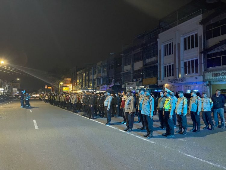 Brimob Polda Sumut Gelar Patroli Skala Besar, Jaga Keamanan Wilayah Hukum Polrestabes Medan