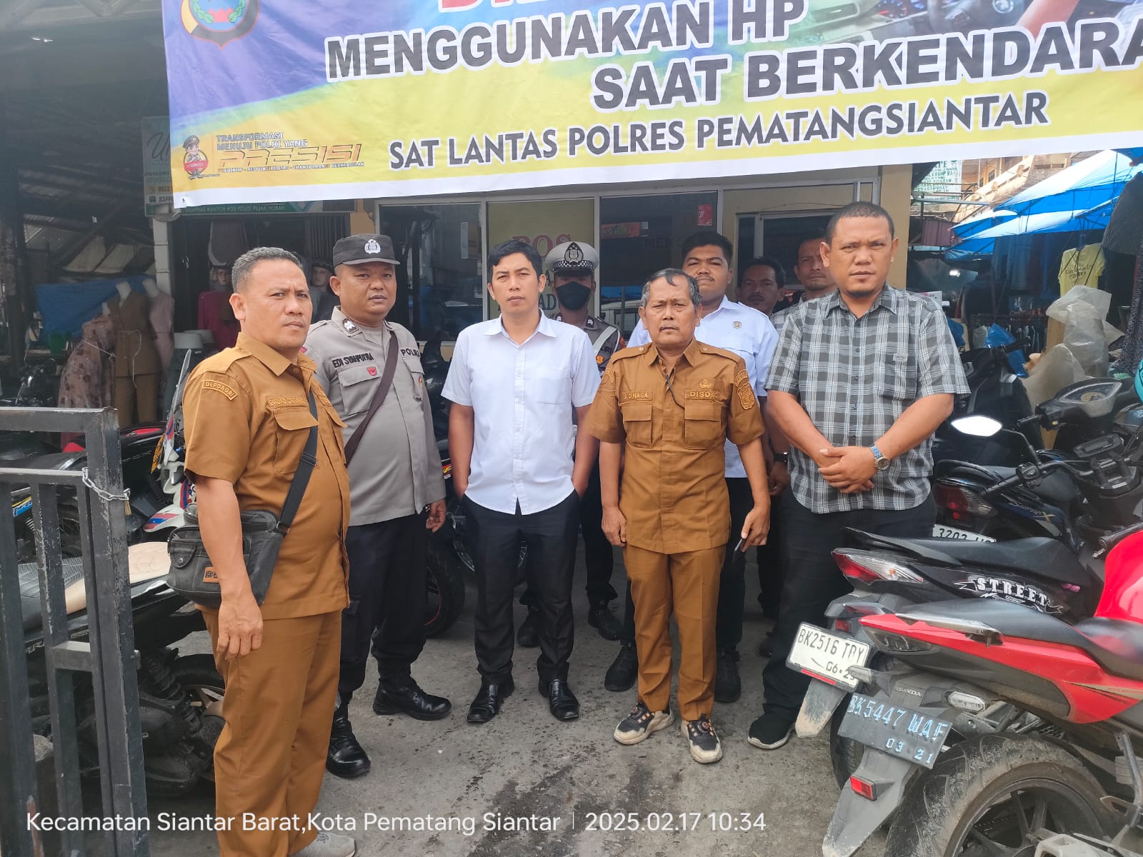 Kasub Sektor Pasar Horas Polseķ Siantar Barat Bersama Disdik Patroli Anak Sekolah Bolos