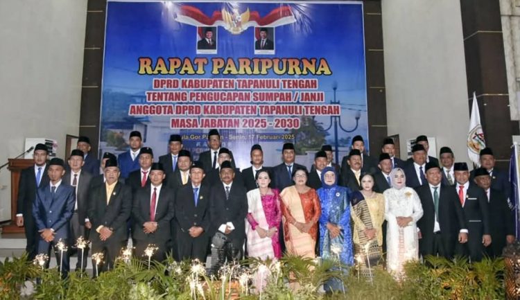 Sekdakab Tapteng Hadiri Pengucapan Sumpah/Janji Anggota DPRD Tapteng Masa Jabatan 2025-2030 