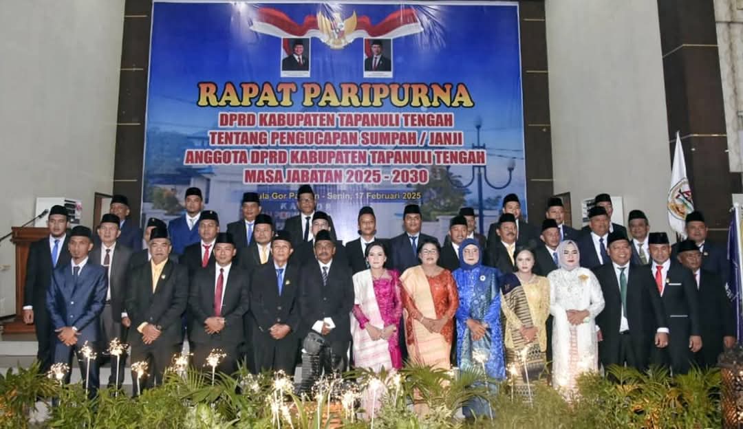 Sekdakab Tapteng Hadiri Pengucapan Sumpah/Janji Anggota DPRD Tapteng Masa Jabatan 2025-2030 Sekdakab Tapteng Hadiri Pengucapan Sumpah/Janji Anggota DPRD Tapteng Masa Jabatan 2025-2030