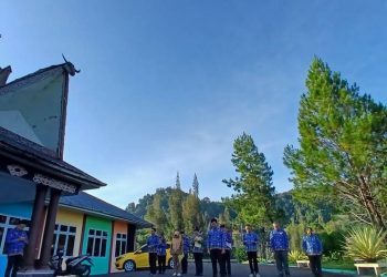 Aparatur di lingkungan Dinas Komunikasi dan Informatika Kabupaten Pakpak Bharat Rutin Gelar Upacara
