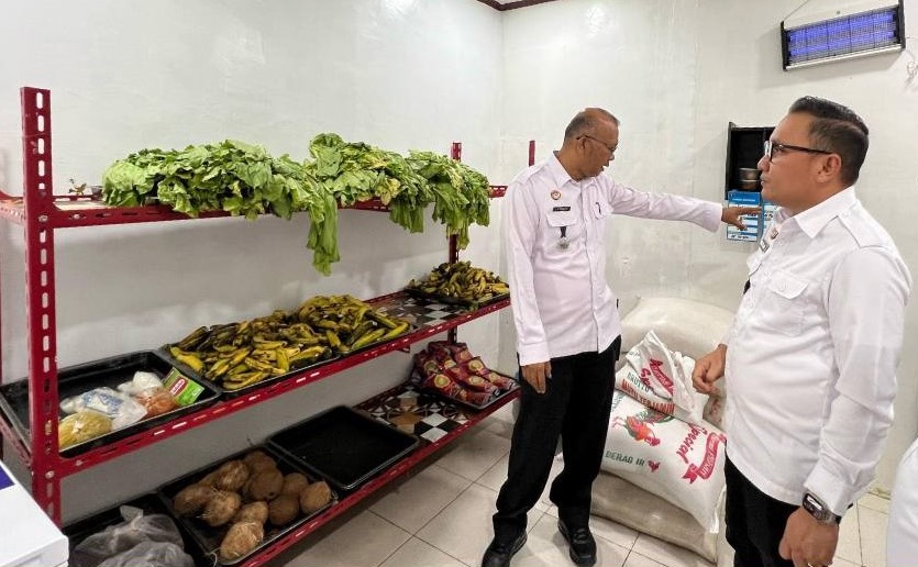 Kepala Rutan Kelas IIB Balige Pastikan Kelaikan Makanan dan Pemenuhan Kebutuhan Gizi WBP Terpenuhi Kepala Rutan Kelas IIB Balige Pastikan Kelaikan Makanan dan Pemenuhan Kebutuhan Gizi WBP Terpenuhi