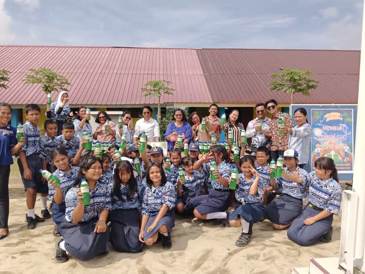 Pelajar SMP N 1 Siempat Rube Berhasil Mancapai Inovasi Baru Berupa Produk Sabun Cuci Piring