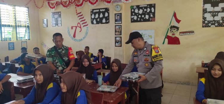Polres Sibolga Pantau Pelaksanaan Program Makanan Bergizi Gratis di SD dan SMP Kota Sibolga Polres Sibolga Pantau Pelaksanaan Program Makanan Bergizi Gratis di SD dan SMP Kota Sibolga