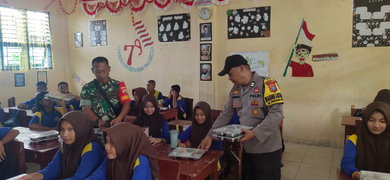 Polres Sibolga Pantau Pelaksanaan Program Makanan Bergizi Gratis di SD dan SMP Kota Sibolga Polres Sibolga Pantau Pelaksanaan Program Makanan Bergizi Gratis di SD dan SMP Kota Sibolga