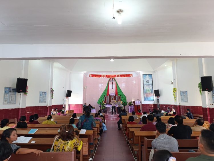Minggu Kasih, Kapolres Sibolga Sambangi Jemaat Gereja GKPS Menyampaikan Pesan Kamtibmas 