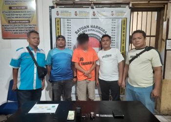 Polsek Tanah Jawa Gerebek Rumah Kontrakan, Pengedar Sabu Berhasil Ditangkap 