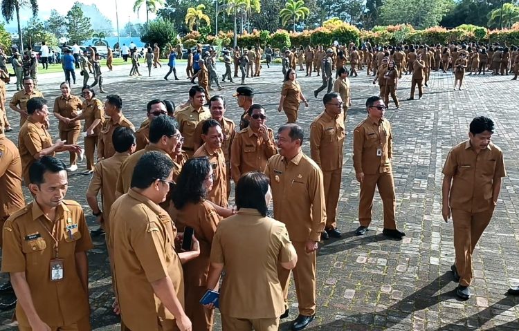 Setelah Dilantik, Wakil Bupati Toba Audi Murphy Sitorus Memimpin Apel Perdana
