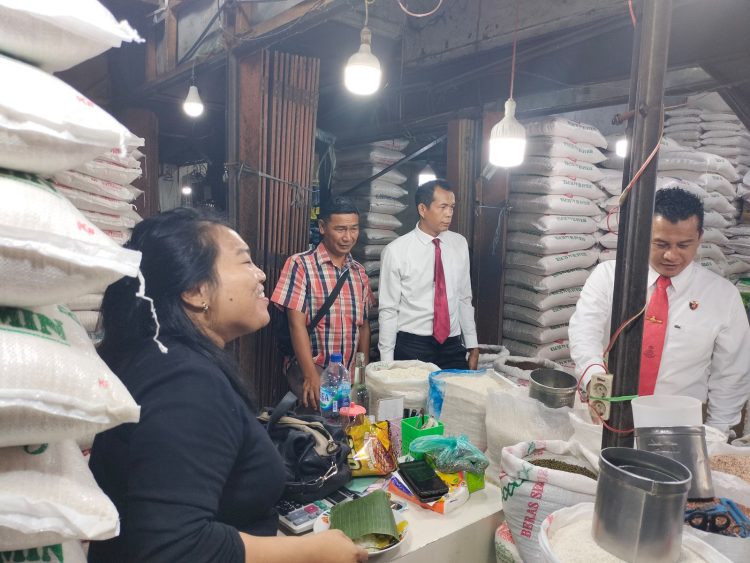 Jelang Ramadhan, Sat Reskrim Polres Pematangsiantar Cek Stok dan Harga Bahan Pokok Pasar