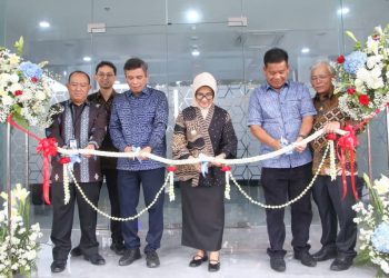Saksikan Peresmian Wajah Baru BTN Sianțar, dr Susanti Serahkan Miniatur BSA