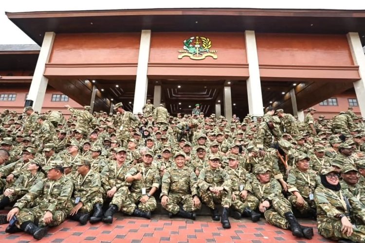 Wali Kota Wesly Silalahi Ikuti retret yang Digelar Kemendagri di Akmil Magelang Wali Kota Wesly Silalahi Ikuti retret yang Digelar Kemendagri di Akmil Magelang